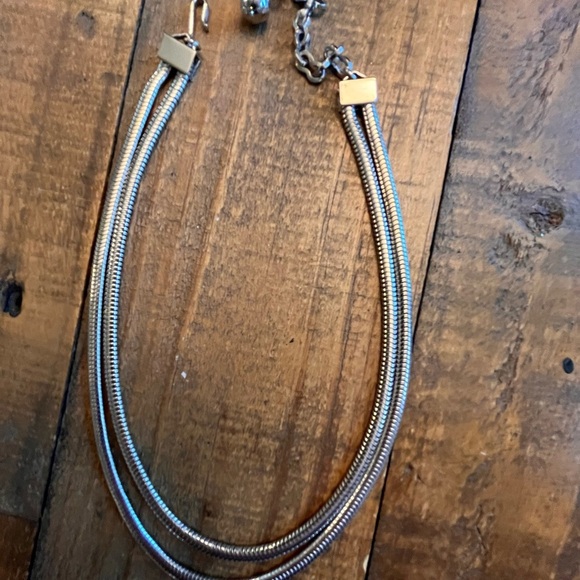 Elegant Silver Necklace - Picture 2 of 4